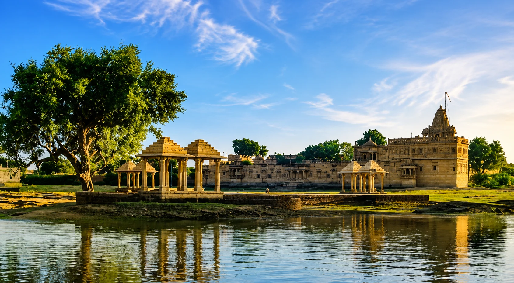 The waterside setting at Amar Sagar